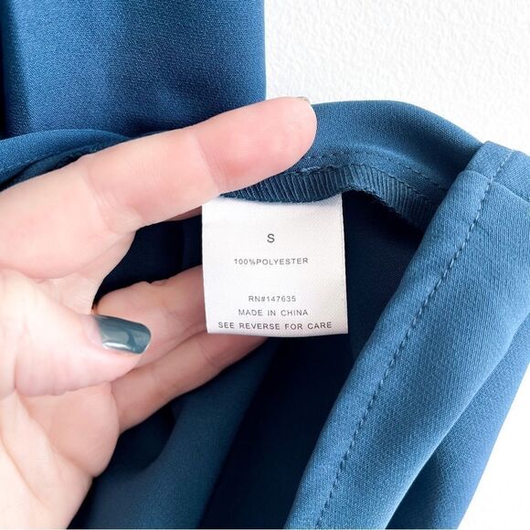 Romeo + Juliet Couture Teal Ink Blue Ruffle Cold Shoulder Top Zip Women's S NWT - Picture 7 of 10